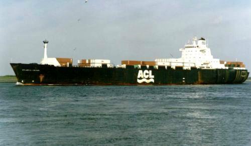 Gross tonnage: 11.839